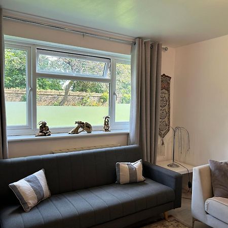 One Bedroom Flat In Chiswick W4 Лондон Екстериор снимка