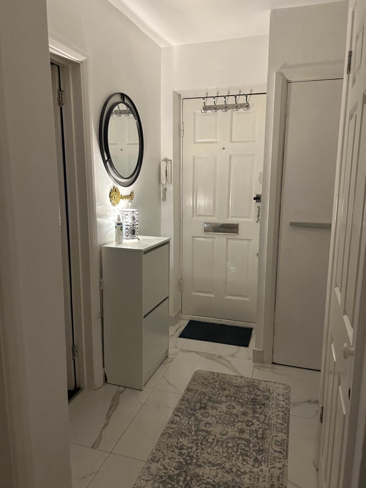 One Bedroom Flat In Chiswick W4 Лондон Екстериор снимка