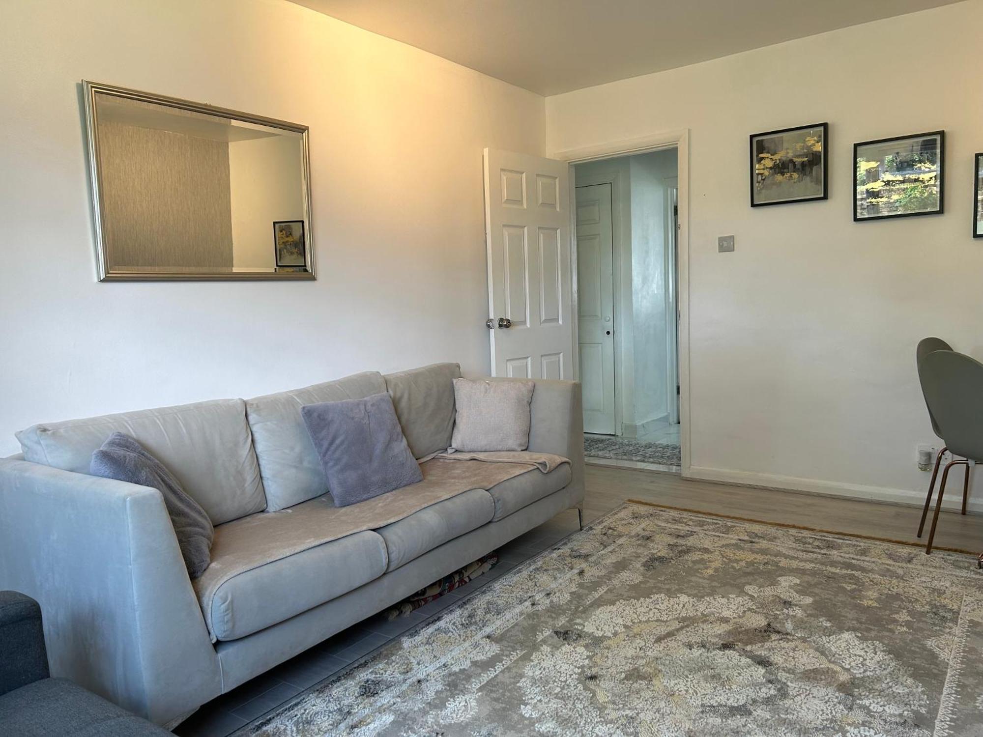 One Bedroom Flat In Chiswick W4 Лондон Екстериор снимка