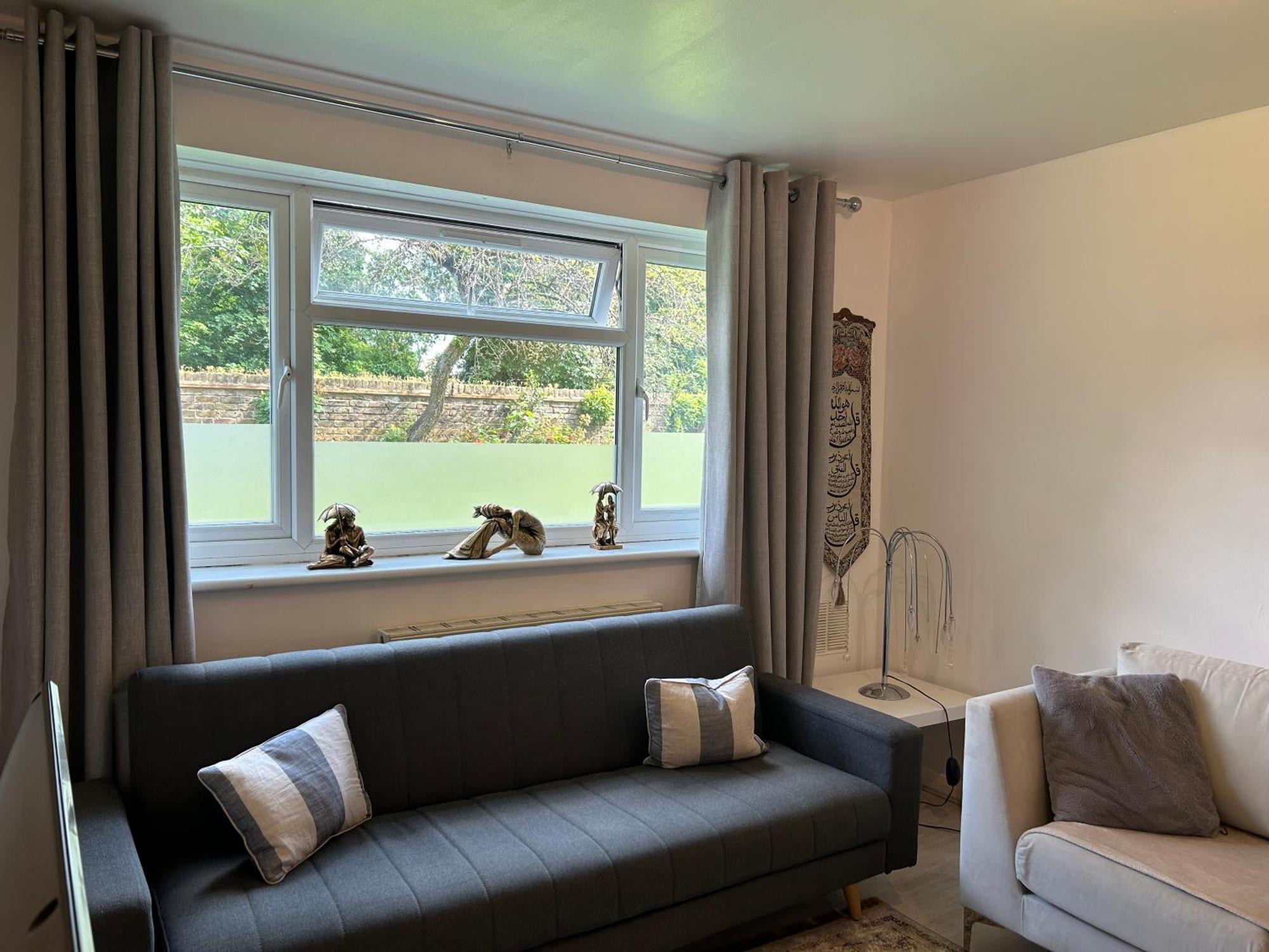 One Bedroom Flat In Chiswick W4 Лондон Екстериор снимка