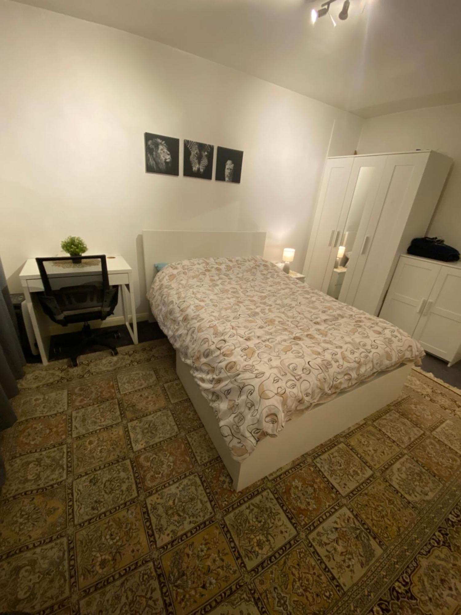 One Bedroom Flat In Chiswick W4 Лондон Екстериор снимка