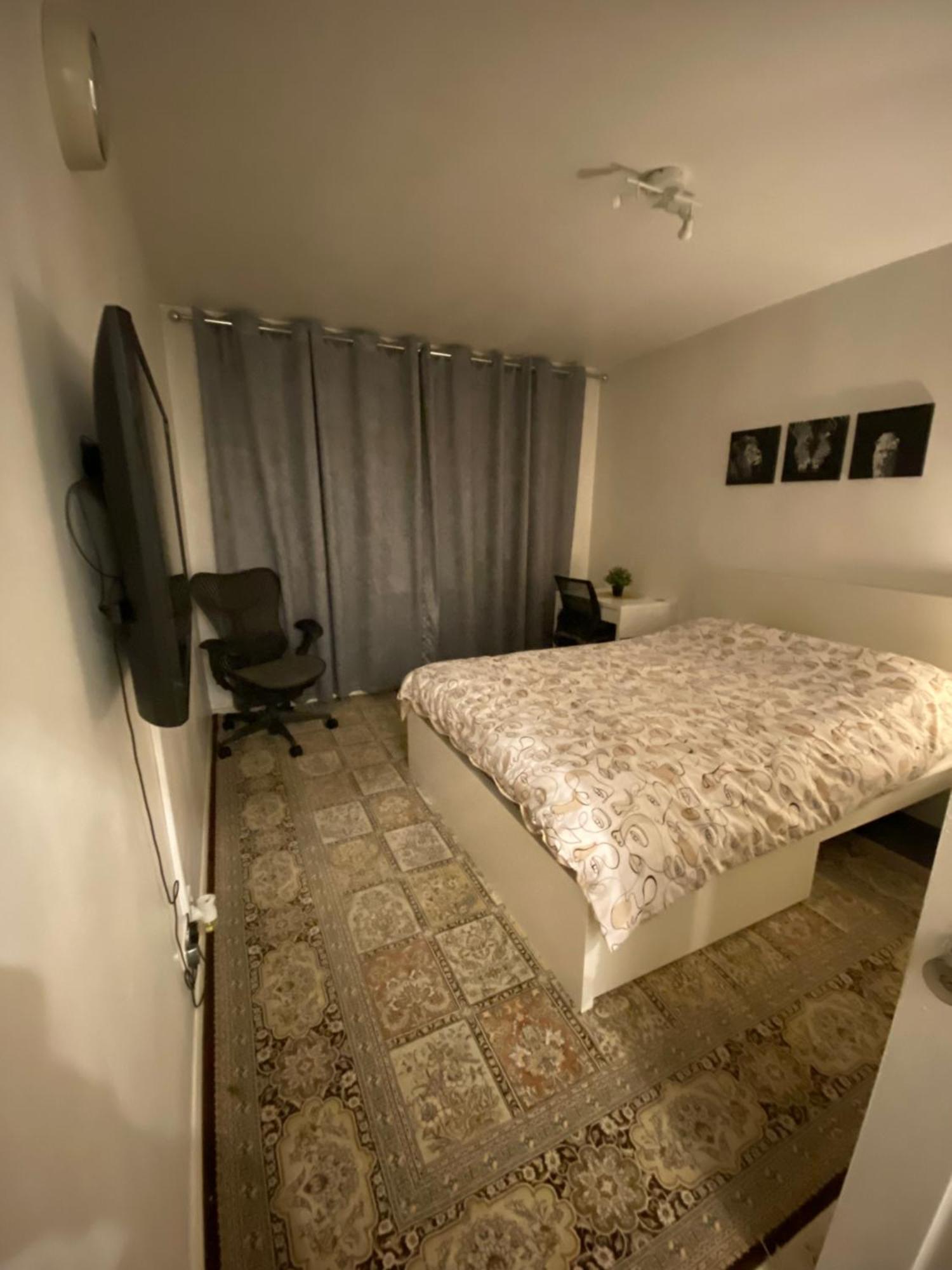 One Bedroom Flat In Chiswick W4 Лондон Екстериор снимка